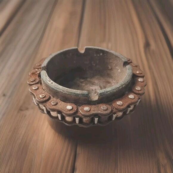 Vintage Bike Chain Metal Ashtray Smoker Motorcycle Biker 4.5" Garage/Man Cave - Picture 2 of 5